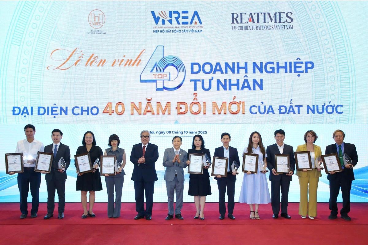 top-403-1760003538.jpg