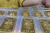 Sáng 17/11: Giá vàng SJC, vàng nhẫn trơn vẫn 151 triệu đồng/lượng sau cú lao dốc