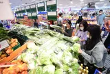 Rau củ tăng giá, siêu thị chủ động ‘hạ nhiệt’ bằng giảm giá sâu