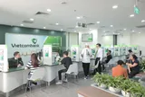 Vietcombank (VCB) dừng toàn bộ giao dịch chuyển, rút tiền với nhiều nhóm khách hàng