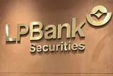 Ông Nguyễn Đức Thụy và con trai nắm 26,93 % cổ phần Chứng khoán LPBank