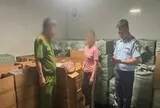 Phát hiện kho thực phẩm bẩn khủng ở Quảng Ninh: 292 thùng lòng lợn sấy rỉ nước, bốc mùi nồng nặc