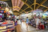 'Lì' như Saigon Square, chợ Bến Thành: Hàng giả vẫn bày bán công khai, tiểu thương 'phím' nhau tẩu tán