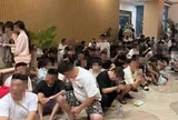 Đột kích hai tòa nhà liên quan tới tỷ phú, công an thu giữ hơn 900 thiết bị điện tử, tạm giam 'hàng trăm cán bộ online'