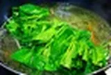Người phụ nữ 36 tuổi sống lành mạnh, KHÔNG rượu hay thuốc vẫn mắc suy giáp, bác sĩ: 4 món ngon này ăn ít đi!