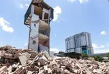'Nhà một cột' chênh vênh giữa đại công trường Vành đai 2,5 Hà Nội bị phá bỏ
