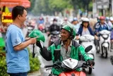 Những người lái xe công nghệ, bán hàng online có thể phải thực hiện chính sách bắt buộc này