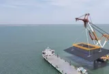 Phát hiện 240 cọc thép khổng lồ được Trung Quốc cắm xuống đáy biển, kết nối bằng hệ thống cáp ngầm, gấp rút thi công một siêu dự án 2 tỷ USD