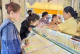Giá vàng giảm về mức thấp nhất trong nhiều tháng