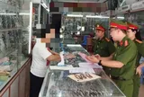 Tạm giữ hơn 4.000 sản phẩm kính mắt nghi giả mạo, không rõ nguồn gốc xuất xứ