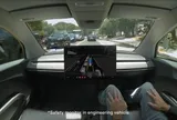 Tesla chính thức đưa mẫu xe không vô lăng, không bàn đạp ra phố
