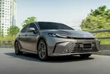 Cuộc chơi đổi chiều ở nhóm sedan cỡ D khi Toyota Camry hybrid nhận ưu đãi hàng trăm triệu, loại bỏ bản thuần xăng