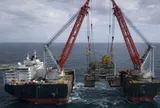 Phát hiện tàu cẩu bán chìm trị giá 1,5 tỷ USD, dài 220 m có thể nhấc 20.000 tấn chỉ trong một lần cẩu, thực hiện nhiệm vụ đặc biệt ngoài khơi