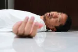 Chàng trai 28 tuổi tử vong sau khi ăn thịt gà, bác sĩ cảnh báo thói quen "cực độc" nhiều người vẫn xem nhẹ