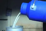Đột kích một nhà máy, triệt phá đường dây sản xuất hơn 2 triệu lít sữa tươi giả, dùng 230.000 kg sữa bột kém chất lượng cùng tạp chất để pha