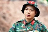 Chiến sĩ trẻ tìm kiếm hài cốt liệt sĩ tại công viên Lê Thị Riêng: 'Nhiệm vụ thiêng liêng'
