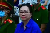 Đấu giá đôi hoa tai đính kim cương của bà Trương Mỹ Lan