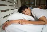 Vì sao có người vẫn ngủ ngon dù 'trời sập'?