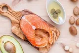 Ta cần bao nhiêu omega-3 mỗi ngày, lấy từ đâu?