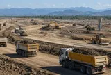 38.000 chuyến xe tải chở 1,31 triệu tấn vật liệu, âm thầm làm nhiệm vụ quan trọng tại một vùng ngập lụt