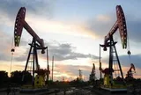 Giá dầu lại tăng thốc trong nghi ngờ