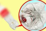 Vì sao đáy chai nước luôn lồi lõm kỳ lạ? Hóa ra không phải để trang trí
