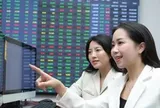 VN-Index tiến sát 1.800 điểm, thêm cổ phiếu ngân hàng lên sàn