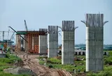 Ngắm cầu Hồng Hà đang mọc nhanh giữa sông Hồng
