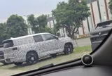 SUV lạ to ngang VF 9 xuất hiện tại nhà máy VinFast: Ngoại hình hầm hố, dân mạng xôn xao đoán tên