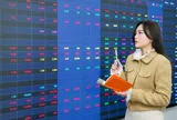 Dòng tiền cạn lực, VN-Index đứng trước ngưỡng quyết định