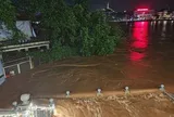 Bão số 4 trút mưa lớn, dân ở Lạng Sơn 'mất ngủ' vì lũ dâng nhanh