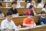 Bàn ghế có loại hơn 20 năm chưa thay, Bộ GD-ĐT yêu cầu rà soát, xếp bàn ghế theo chiều cao học sinh