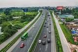 Xử lý xe không giữ khoảng cách: Tập trung vào xe kinh doanh, tuyên truyền với xe cá nhân