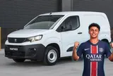 Nhận lương hơn 20 tỉ mỗi tháng, cầu thủ nổi tiếng vẫn lái xe cũ chưa đến 250 triệu
