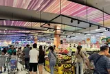 Bán lẻ hàng hóa và tiêu dùng 8 tháng vượt 5,2 triệu tỷ đồng: Người Việt đang mạnh tay chi tiền cho ngành nào?