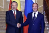 Tổng Bí thư, Chủ tịch nước Tô Lâm gặp Chủ tịch Đảng Nước Nga Thống nhất Dmitry Medvedev
