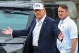 Ông Trump: Ukraine cần ngừng đánh vào dầu Nga; Mỹ có thể ở lại Iran