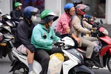 Tài xế công nghệ kể góc khuất đằng sau thu nhập 15 triệu đồng/tháng
