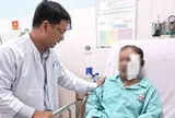 Phó chủ tịch Nguyễn Mạnh Cường thăm hỏi 5 nạn nhân vụ cháy nhà ở phường Chợ Lớn