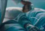Người đàn ông 60 tuổi suýt tử vong vì uống trà thay nước theo kiểu nhiều người mê
