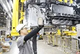 Tỷ phú Phạm Nhật Vượng tuyển 2.000 người cho Vinfast, có vị trí chỉ cần "biết đọc biết viết", thu nhập tới 18 triệu đồng/tháng