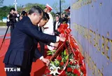 Hai Thủ tướng Việt Nam, Lào dâng hoa tưởng niệm các vị lãnh tụ hai nước