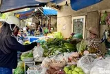 'Bỏng tay' với giá rau, nhiều loại đắt gấp đôi sau mưa lũ