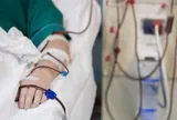 Bé trai 14 tuổi tử vong vì thường xuyên uống loại nước "nhiều người mê" thay nước lọc