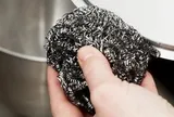 Lời khuyên cho những gia đình đang dùng búi sắt cọ xoong, nồi