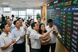 Dự báo VN-Index chạm 1.940 điểm năm 2027: Nhà đầu tư trước bài toán định giá mới