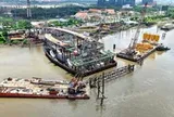 Ngắm công trình cầu đi bộ qua sông Sài Gòn giữa trung tâm TP.HCM, đang chờ lai dắt nhịp chính về hợp long