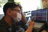 Cổ phiếu trụ gây thất vọng, VN-Index lại mất mốc 1.700 điểm