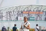 Người dân háo hức ngắm cầu đi bộ qua sông Sài Gòn sau hợp long