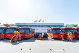 Lần đầu tiên 100 xe bus giường nằm điện chạy liên tỉnh xuất hiện: Mẫu xe thuần Việt của Kim Long Motor có gì đặc biệt?